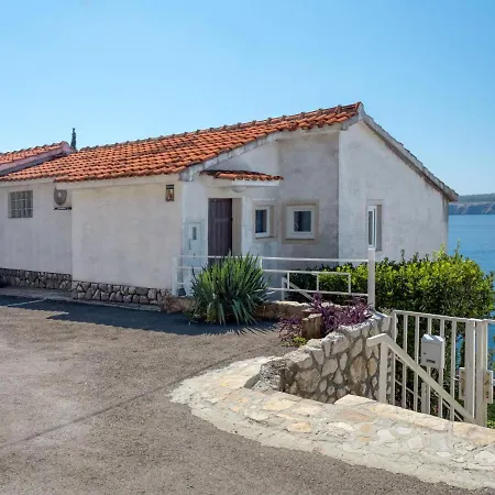 Fister By Interhome דירה יאדראנובו